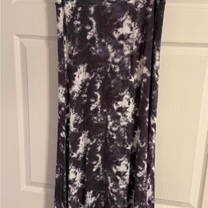 Bobeau Black and White Tie-Dye Maxi Skirt